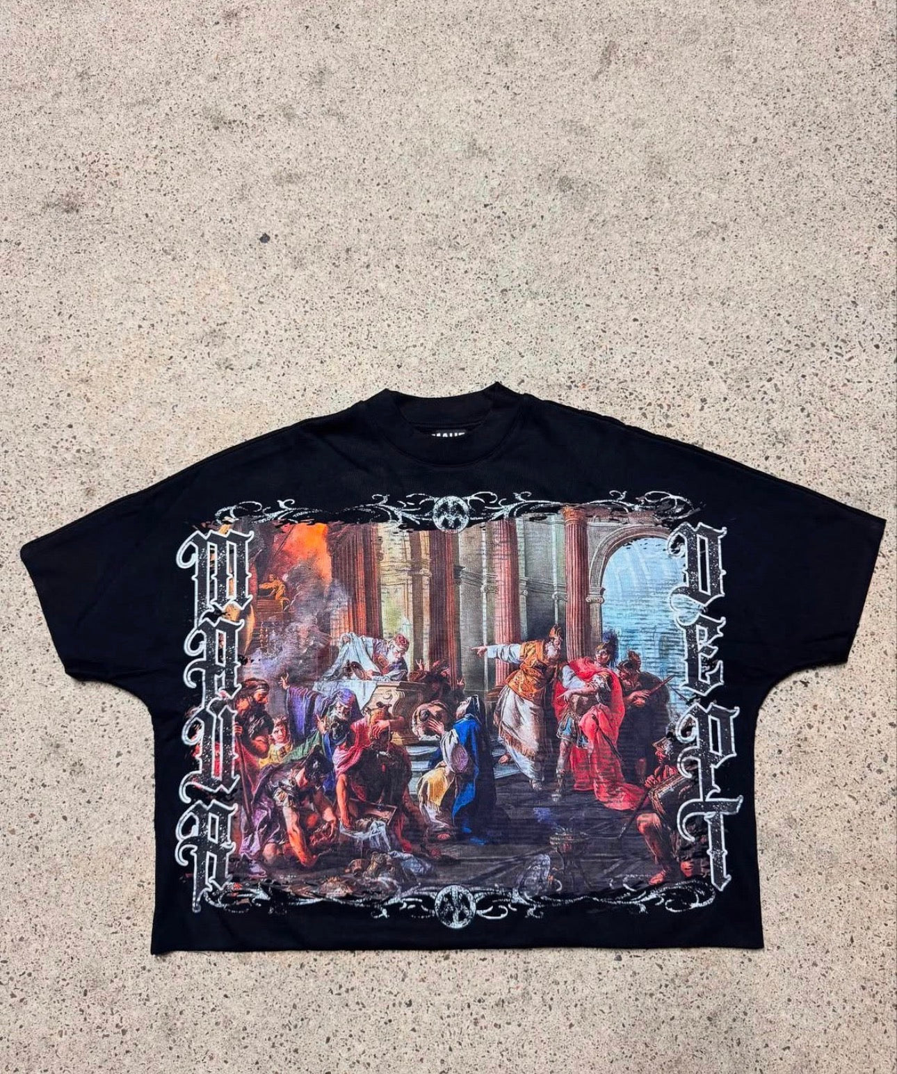 Maur Graphic Tee